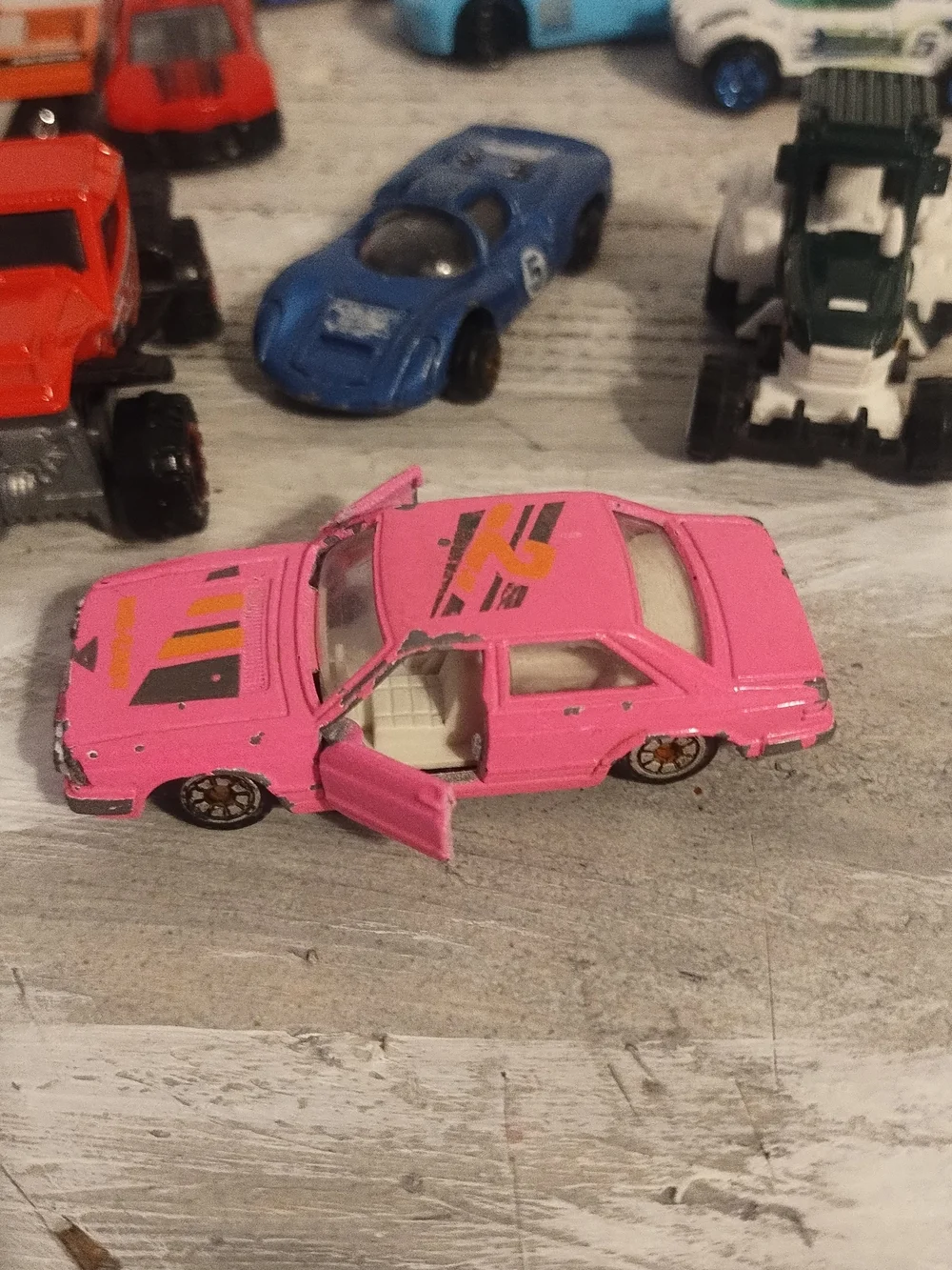 Lot of 9 Toy Cars and Trucks different brands matchbox an Hot Wheels and others